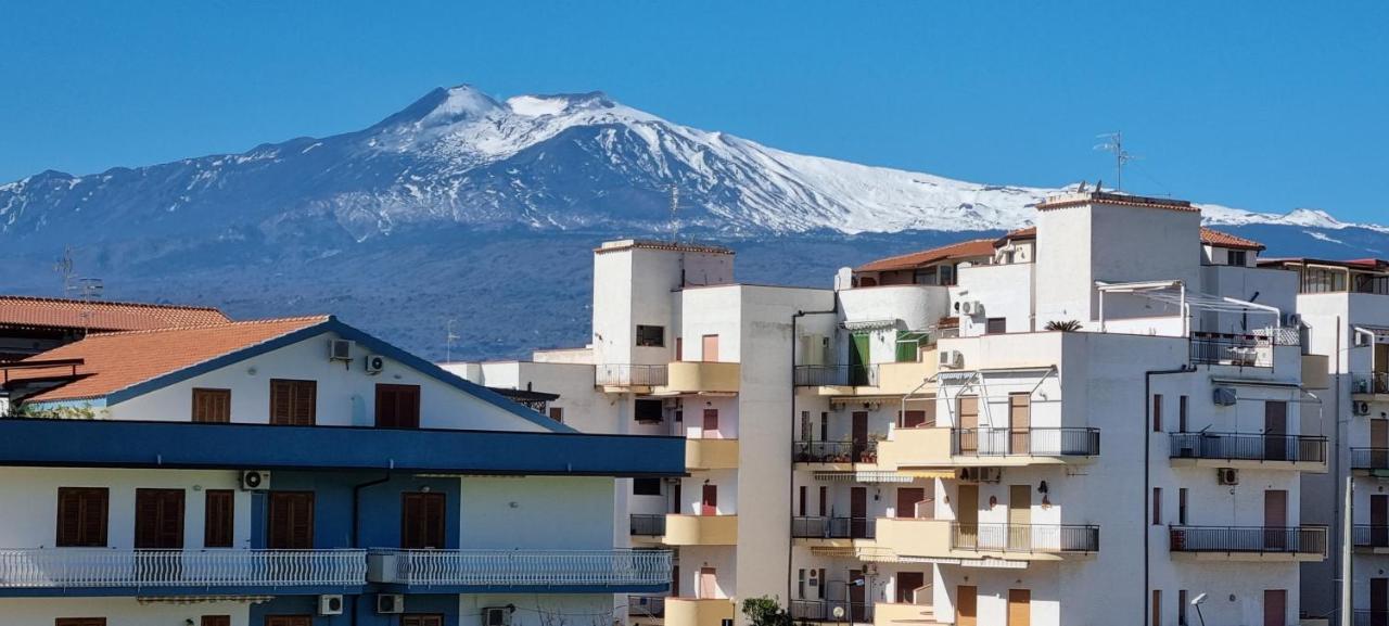 Recanati Seaside Apartment Giardini Naxos Bagian luar foto