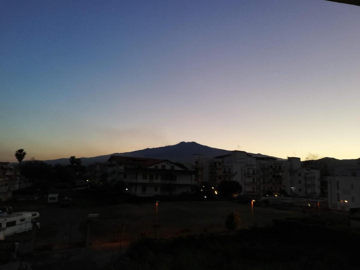 Recanati Seaside Apartment Giardini Naxos Bagian luar foto